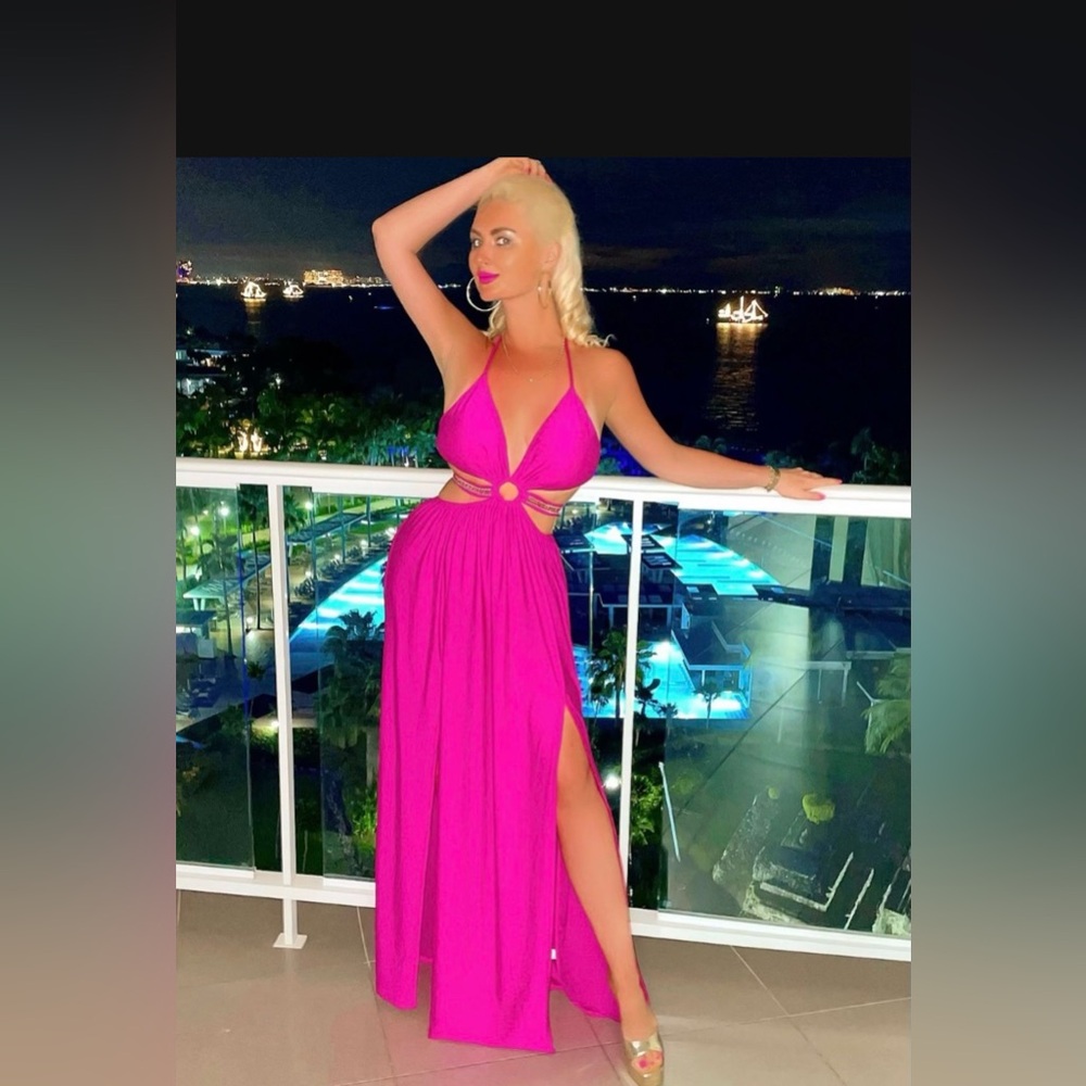 Elegant Pink Halter Maxi Dress